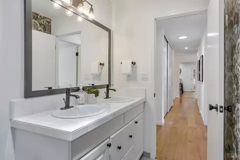8 Esquire Ct, Novato, CA 94949 photo 21