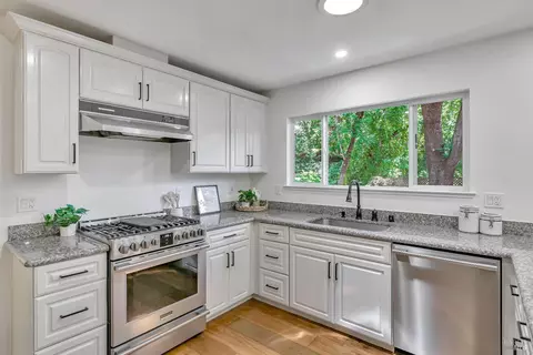 8 Esquire Ct, Novato, CA 94949 photo 11