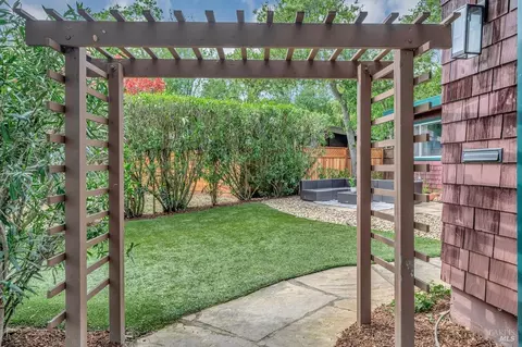 8 Esquire Ct, Novato, CA 94949 photo 44