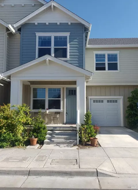 465 Miaterra Dr, Santa Rosa, CA 95407