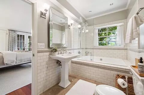 Bath - 150 Eldridge Ave, Mill Valley, CA 94941 photo 3 of 4