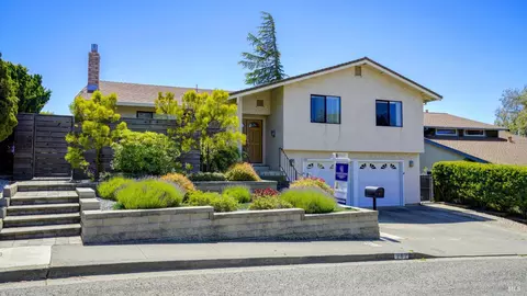 282 Carlisle Way, Benicia, CA 94510