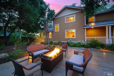 1413 Magnolia Ave, Saint Helena, CA 94574