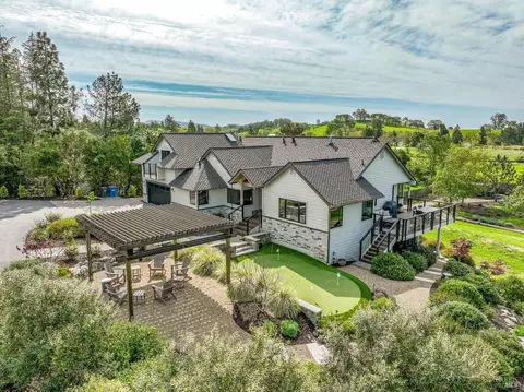746 Dragonfly Ln, Healdsburg, CA 95448