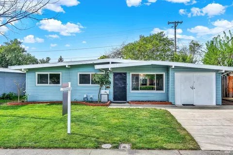 341 Hemlock St, Vacaville, CA 95688