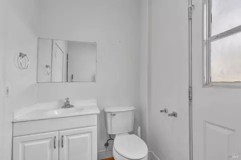 708 Alameda St, Vallejo, CA 94590 photo 16