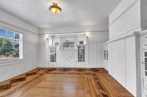 708 Alameda St, Vallejo, CA 94590 photo 2