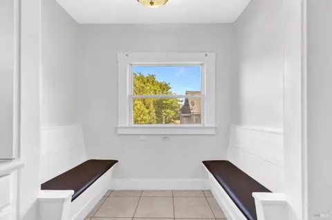 708 Alameda St, Vallejo, CA 94590 photo 3