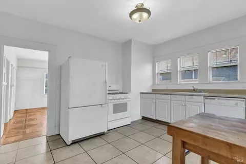 708 Alameda St, Vallejo, CA 94590 photo 4