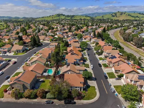 View/Area - 836 Kells Cir, Vacaville, CA 95688 photo 5 of 5