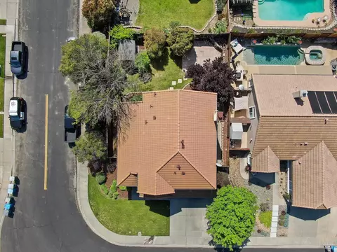 Exterior - 836 Kells Cir, Vacaville, CA 95688 photo 11 of 11