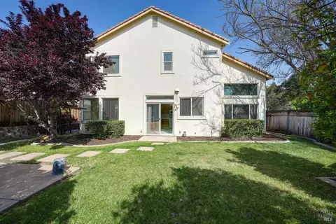 Exterior - 836 Kells Cir, Vacaville, CA 95688 photo 7 of 11