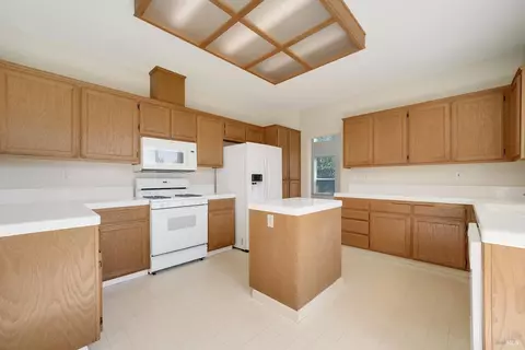 Kitchen - 836 Kells Cir, Vacaville, CA 95688 photo 1 of 3