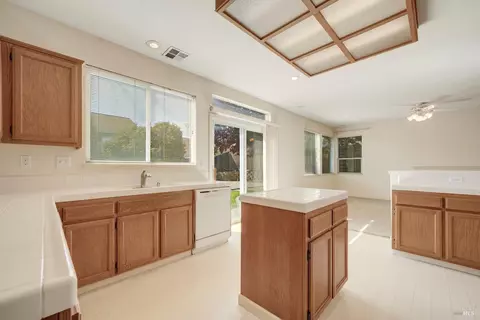 Kitchen - 836 Kells Cir, Vacaville, CA 95688 photo 3 of 3