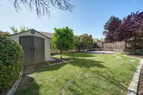 Exterior - 836 Kells Cir, Vacaville, CA 95688 photo 5 of 11