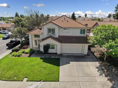 836 Kells Cir, Vacaville, CA 95688