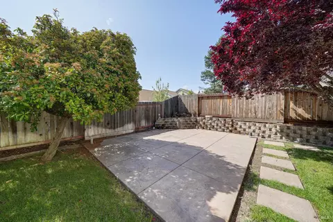 Exterior - 836 Kells Cir, Vacaville, CA 95688 photo 8 of 11