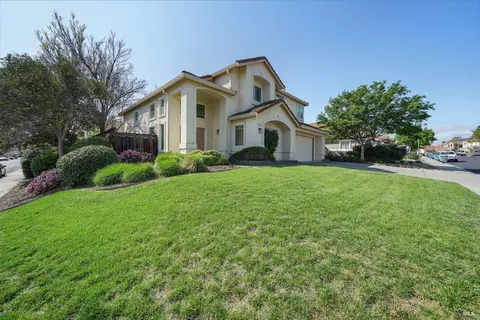 Exterior - 836 Kells Cir, Vacaville, CA 95688 photo 10 of 11
