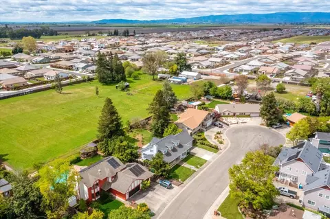 View/Area - 975 Mayfair Dr, Dixon, CA 95620 photo 4 of 9