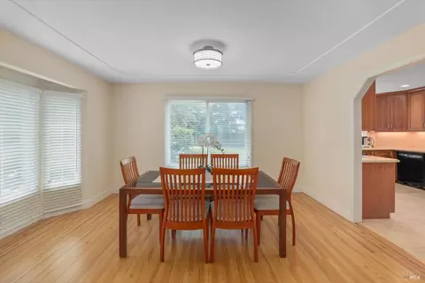 Dining - 975 Mayfair Dr, Dixon, CA 95620 photo 2 of 2