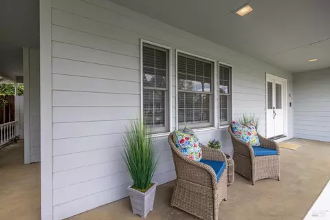 Exterior - 975 Mayfair Dr, Dixon, CA 95620 photo 7 of 19