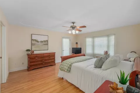 Bedroom - 975 Mayfair Dr, Dixon, CA 95620 photo 1 of 4