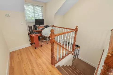 Entry Way - 975 Mayfair Dr, Dixon, CA 95620 photo 3 of 3