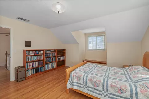 Bedroom - 975 Mayfair Dr, Dixon, CA 95620 photo 4 of 4