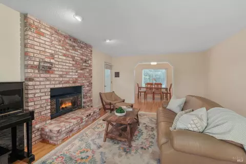 Living - 975 Mayfair Dr, Dixon, CA 95620 photo 1 of 5