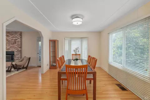 Dining - 975 Mayfair Dr, Dixon, CA 95620 photo 1 of 2