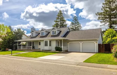 Exterior - 975 Mayfair Dr, Dixon, CA 95620 photo 3 of 19