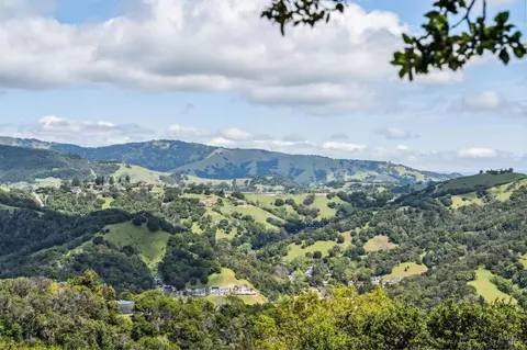 153 Ridge Rd, Fairfax, CA 94930