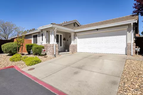 320 Torrey Pines Ct, Vacaville, CA 95687