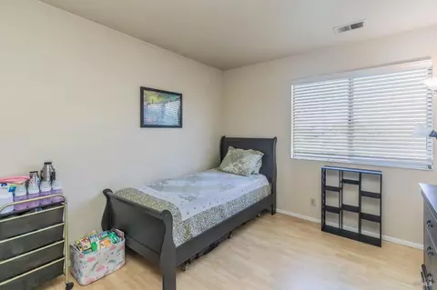 Bedroom - 832 Basalt Dr, Vallejo, CA 94589 photo 2 of 6