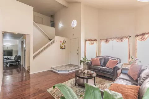 Living - 832 Basalt Dr, Vallejo, CA 94589 photo 1 of 3