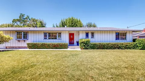 8 Tyler St, Novato, CA 94947