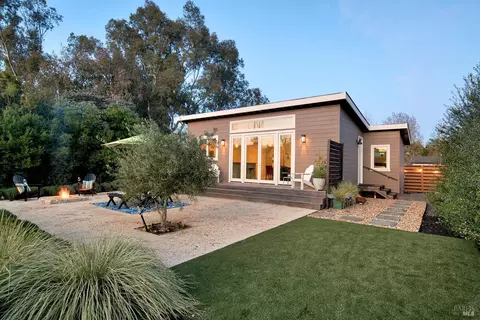 170 Newcomb St, Sonoma, CA 95476