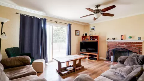Living - 137 University Ave, Vallejo, CA 94591 photo 3 of 3