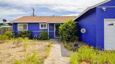 Exterior - 137 University Ave, Vallejo, CA 94591 photo 3 of 9