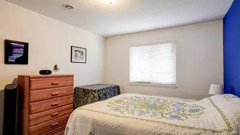 Bedroom - 137 University Ave, Vallejo, CA 94591 photo 2 of 5