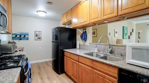 Kitchen - 137 University Ave, Vallejo, CA 94591 photo 3 of 3