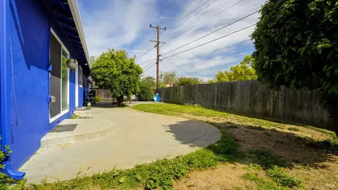 Exterior - 137 University Ave, Vallejo, CA 94591 photo 4 of 9