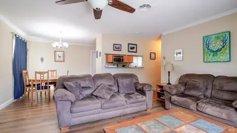 Living - 137 University Ave, Vallejo, CA 94591 photo 2 of 3