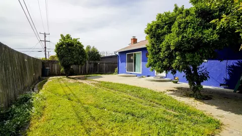 Exterior - 137 University Ave, Vallejo, CA 94591 photo 7 of 9