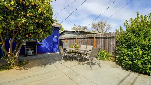 Exterior - 137 University Ave, Vallejo, CA 94591 photo 8 of 9