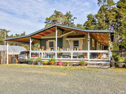 19301 Benson Ln, Fort Bragg, CA 95437