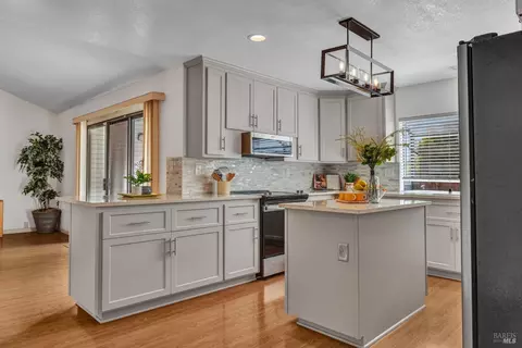 Kitchen - 101 Ancheta Pl, Vallejo, CA 94591 photo 3 of 5