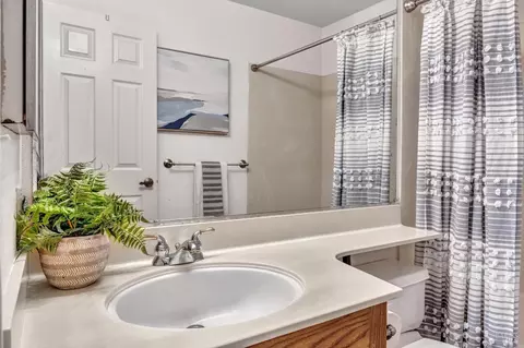 Bath - 101 Ancheta Pl, Vallejo, CA 94591 photo 4 of 4