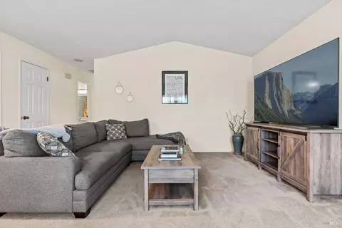 511 Sherry Dr, Ukiah, CA 95482 photo 8