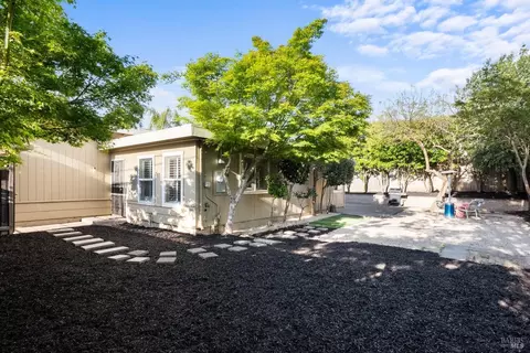 1546 Marlow Rd, Santa Rosa, CA 95401